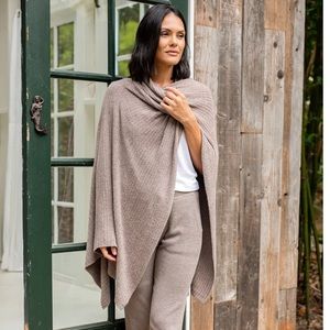 Barefoot Dreams CozyChic Oversized Weekend Wrap